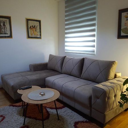 Beautifull Apartment Ni Екстериор снимка